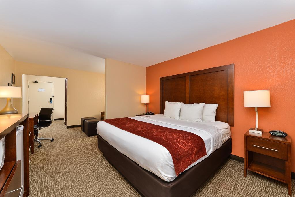 Comfort Suites Omaha Northwest מראה חיצוני תמונה