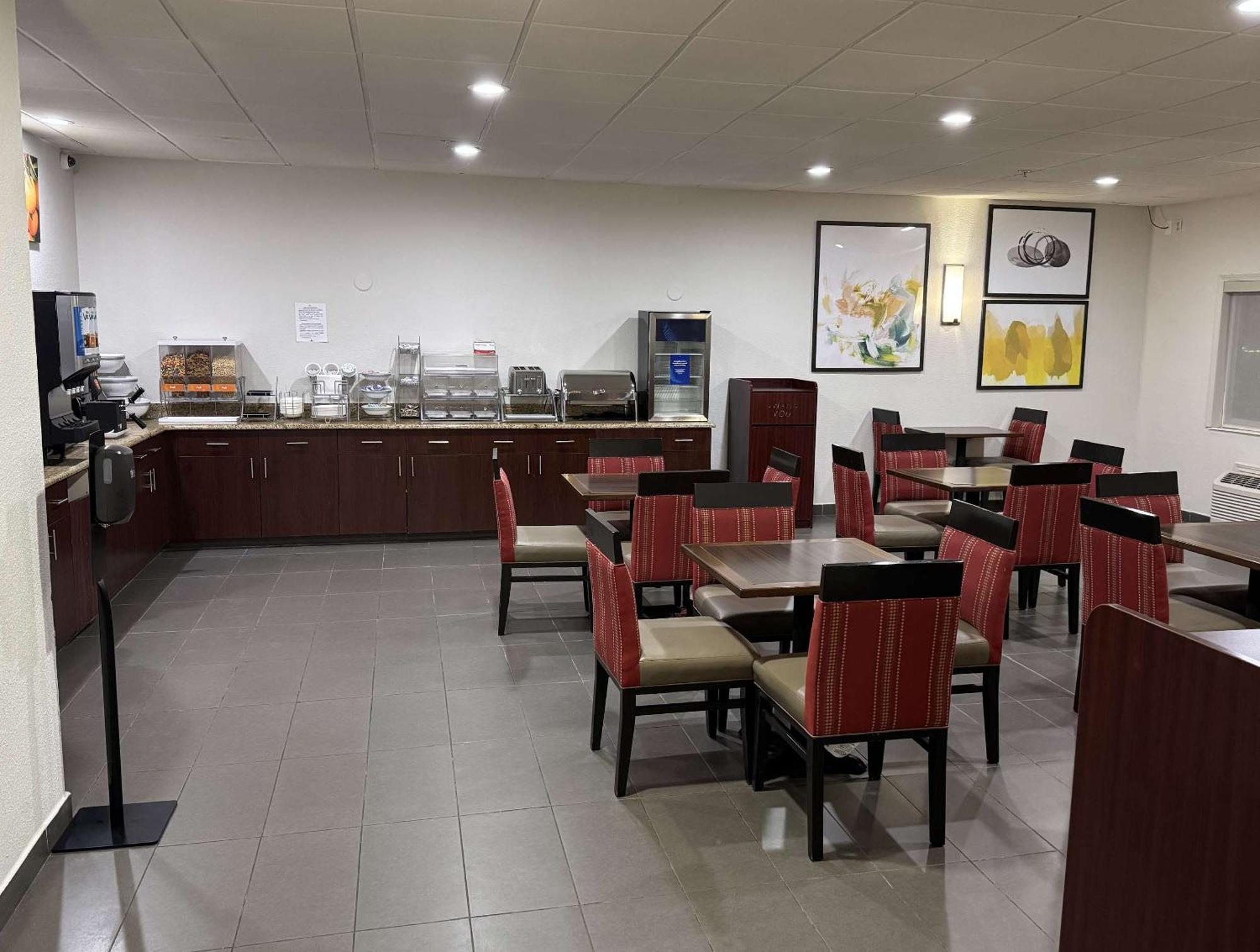 Comfort Suites Omaha Northwest מראה חיצוני תמונה